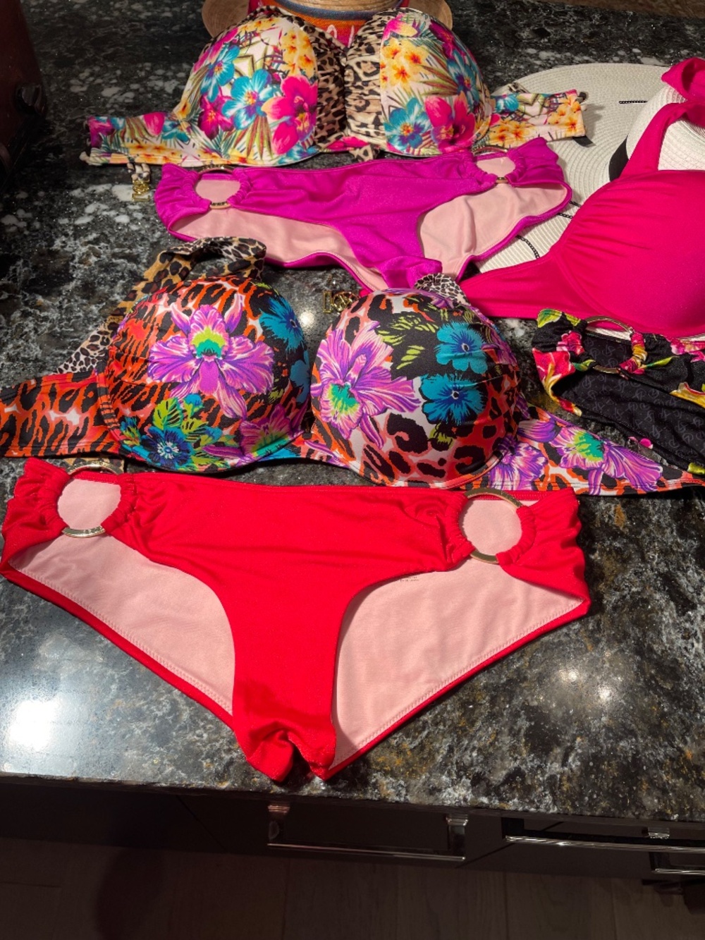 Like new Victoria Secret bikini bombshells 36C/M floral leopard set - Picture 5 of 5
